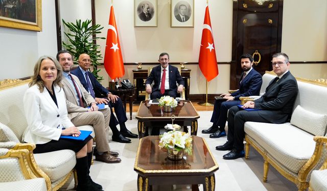 Cevdet Yılmaz, ABD Büyükelçisi Barrack’ı kabul etti