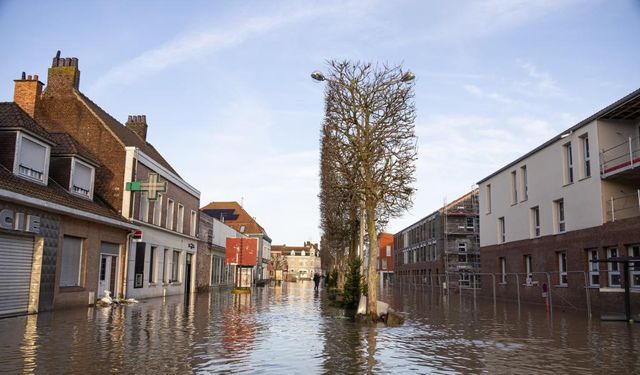 Fransa’da 5 vilayet için sel uyarısı