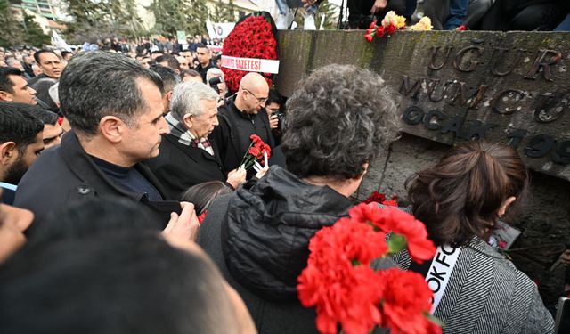 Gazeteci Uğur Mumcu, adının verildiği sokakta anıldı