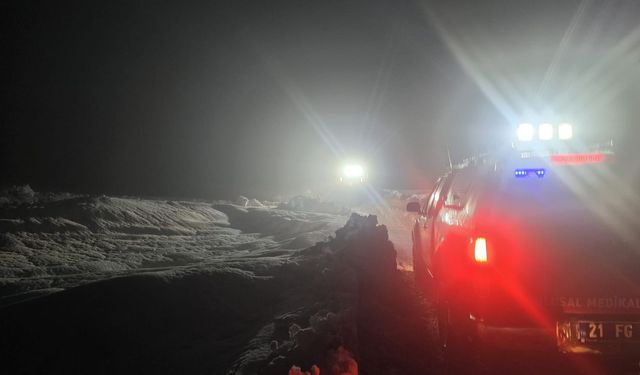 Kardan kapanan yolda UMKE 6 saatte anneye ulaştı