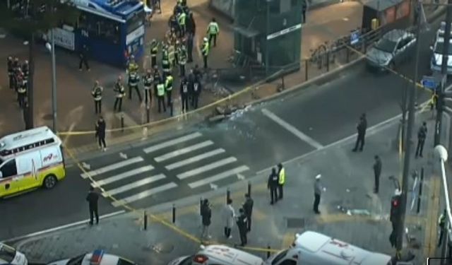 Seul’de belediye otobüsü bankaya çarptı: 13 yaralı