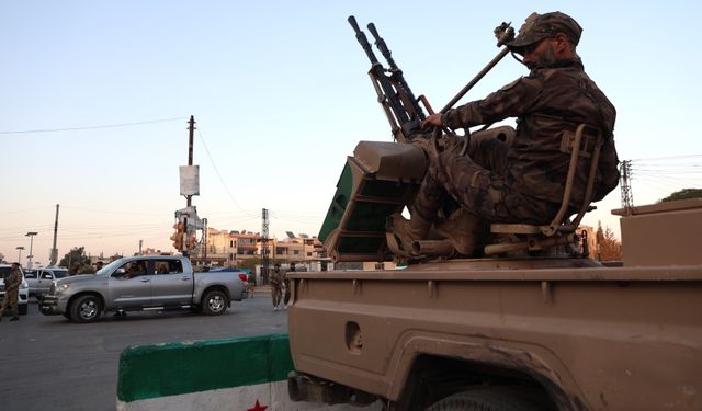 Suriye ordusu Halep’in doğusundaki Deyr Hafir ve Meskene’de kontrolü sağladı