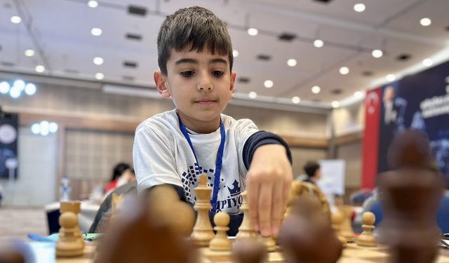 Türkiye satrançta yetenek merkezi, liderliğe oynuyor