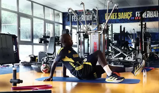 N’Golo Kante, Fenerbahçe’de ilk antrenmanına çıktı