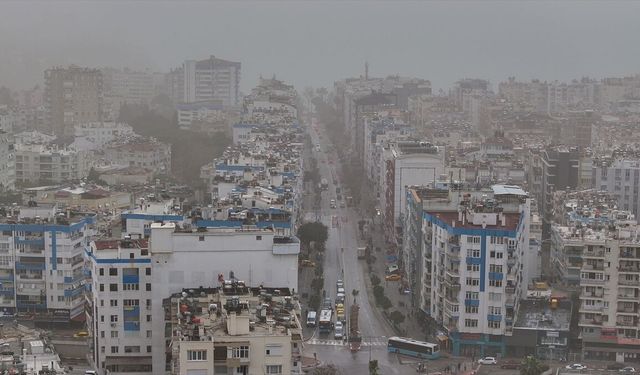 Antalya’da toz taşınımı etkili oldu, görüş mesafesi düştü