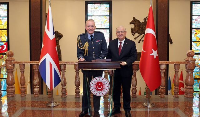 Bakan Güler, Birleşik Krallık Genelkurmay Başkanı’nı kabul etti