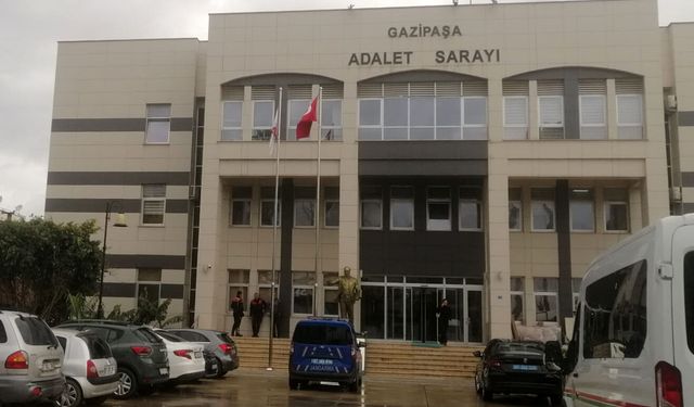 Gazipaşa’da yol kenarında ölü bulunan kadının eşi tutuklandı