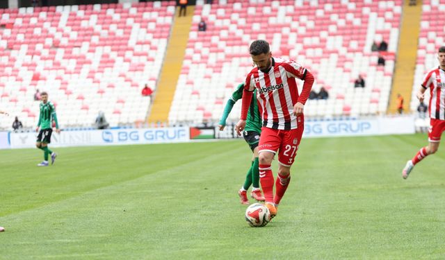 Sivasspor, Sakaryaspor’u 4-1 mağlup etti