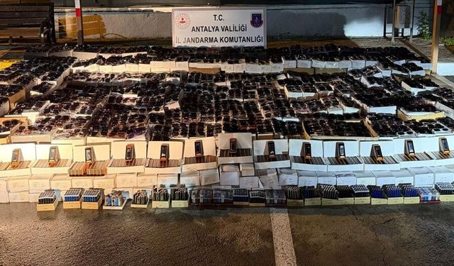 Antalya’da kaçakçılık operasyonu: 29 bini aşkın ürün ele geçirildi