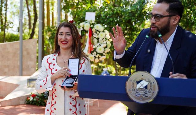 El Salvador’da Atatürk büstlü Türkiye Parkı açıldı