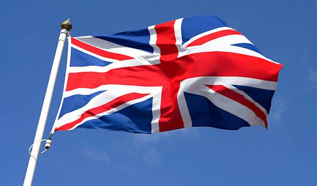 Hürmüz Boğazı’nda İngiliz konteyner gemisi hasar gördü