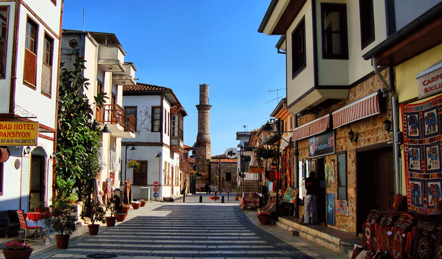 Antalya’nın en popüler çarşısı hangisidir?