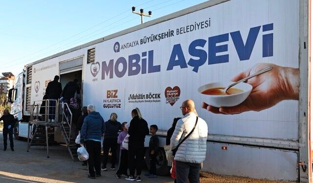 Antalya’da Mobil Aşevi Ramazan’da mahallelere ulaşıyor