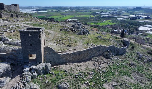 Büyük İskender'e geçit vermeyen Sillyon surları restore edildi