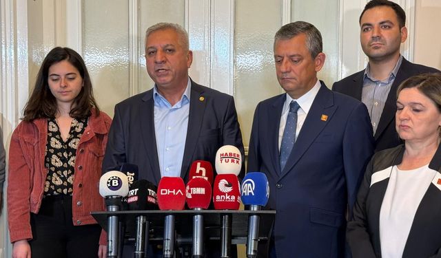 Seyit Aslan’dan Özgür Özel’e TBMM’de ziyaret