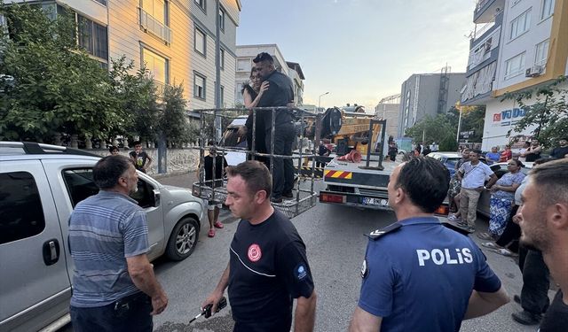 Antalya’da apartman yangınında 10 kişi tahliye edildi