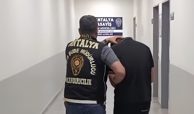 Dolandırıcılık hesabından para çekerken yakalandı