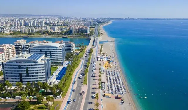 Konyaaltı Plajı ücretli mi? Şezlong ve otopark fiyatları