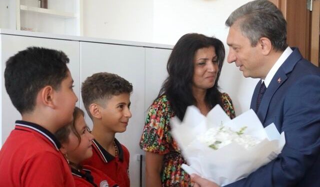 Antalya’da 475 bin öğrenci karne heyecanı yaşadı