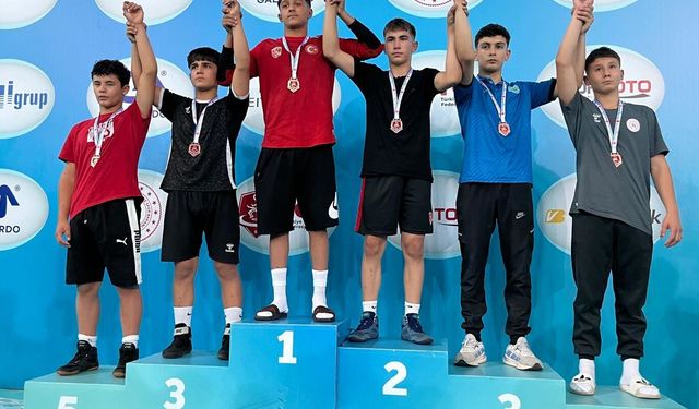 Kumlucalı güreşçi Turgut Tuğra Arı milli takımda