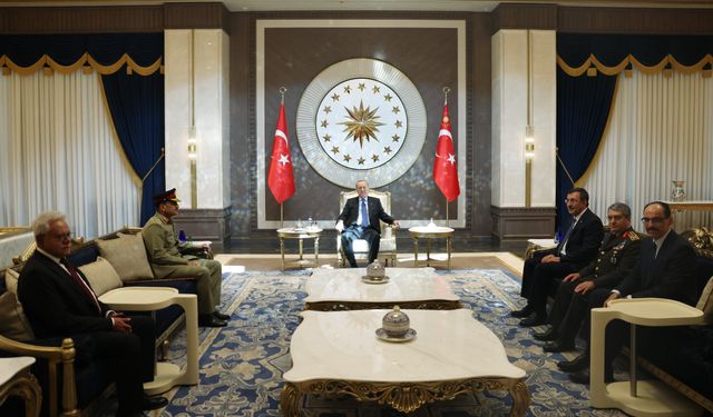 Erdoğan, Pakistan Kara Kuvvetleri Komutanı’nı kabul etti