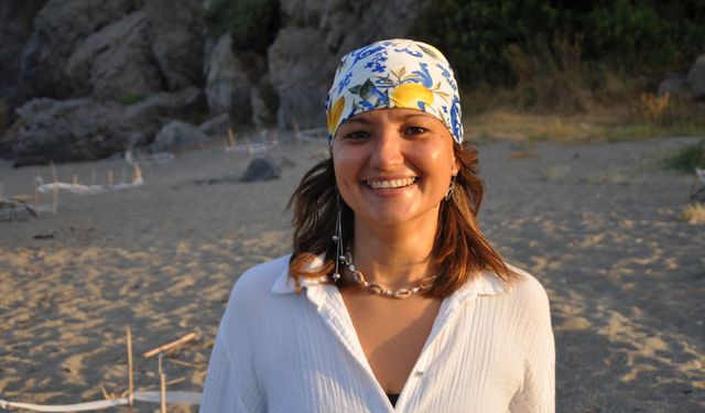 Gazipaşa’da yabancılar caretta carettalara destek oldu