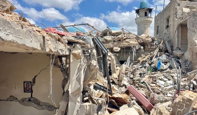 Lübnan’da can kaybı 4 bin 333’e yükseldi