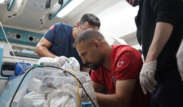 Solunum sıkıntısı yaşayan bebek ambulans uçakla sevk edildi