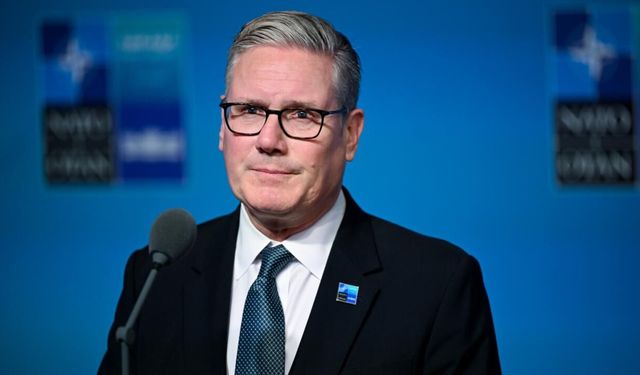 İngiltere’de Keir Starmer istifa etti