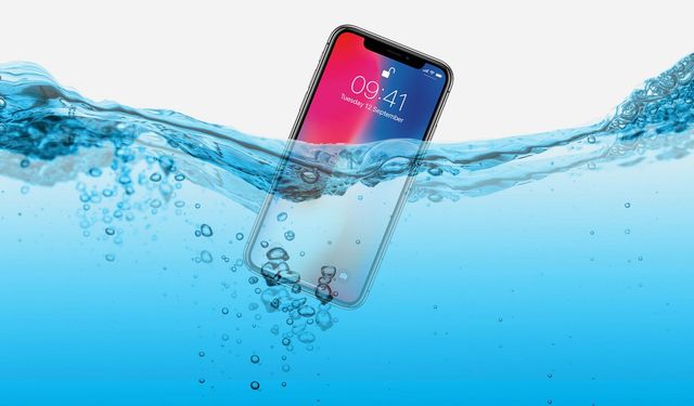Telefon suya düştü: Pirince gömmek işe yarıyor mu?
