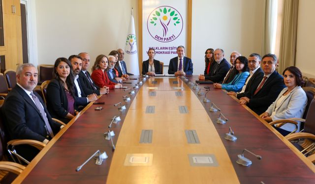 DEM Parti, ‘Milli Dayanışma’ yasa teklifini imzaladı