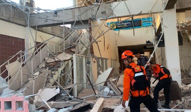 Endonezya’daki depremde can kaybı 103’e yükseldi