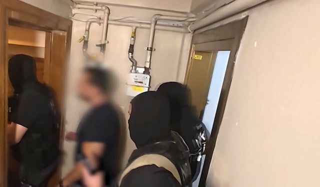 Kırmızı bültenle Faslı kadın yakalandı