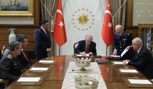 YAŞ kararları açıklandı: 94 personel terfi aldı
