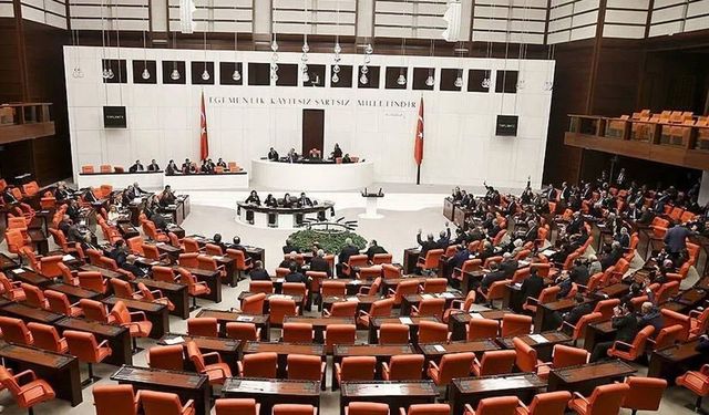 AK Parti’nin çerçeve yasa teklifi imzaya açıldı