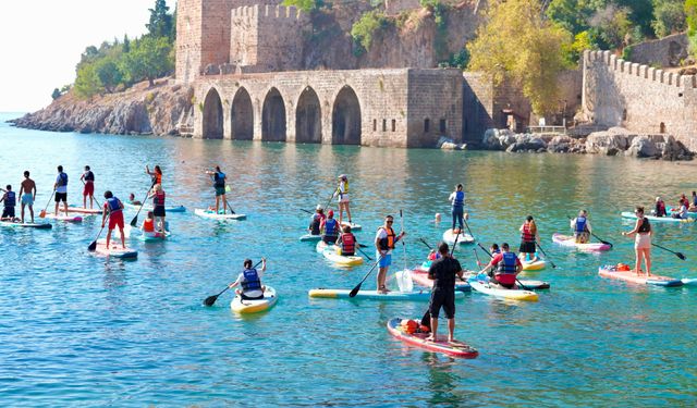 Alanya’da deniz temizliğinde mikroplastiklere dikkat çekildi