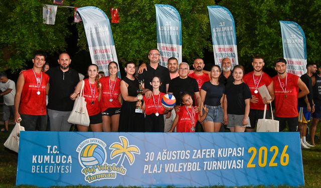 Kumluca’da Zafer Kupası Plaj Voleybolu tamamlandı