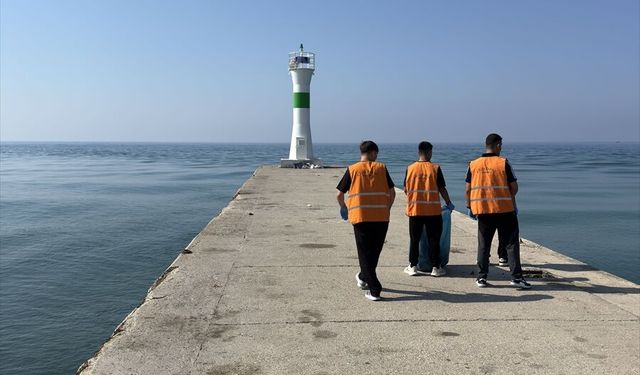 Manavgat’ta hükümlüler çevre temizliğine katıldı