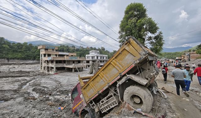 Nepal’deki selde can kaybı 1252’ye yükseldi