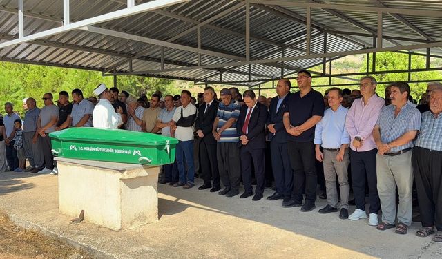 Girne açıklarındaki gemi kazasında hayatını kaybeden kişi, toprağa verildi