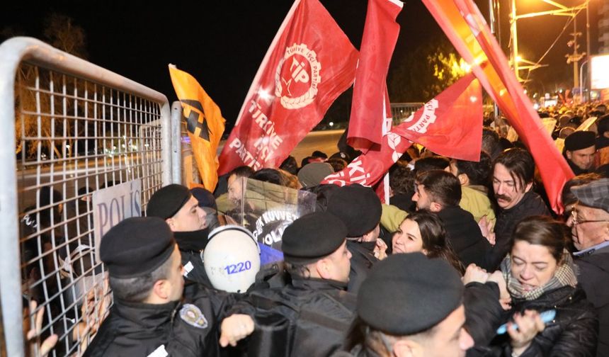 Antalya'da 'İmamoğlu' Gerginliği