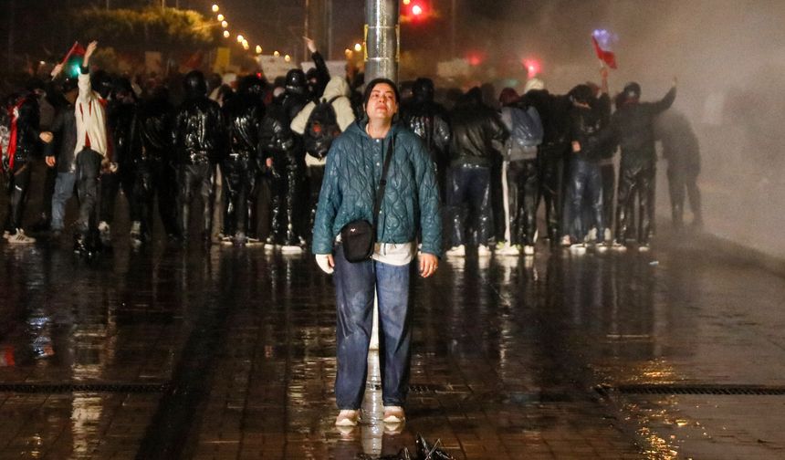 Antalya'da 'İmamoğlu' Protestosunda Toma'lı Müdahale; 25 Gözaltı