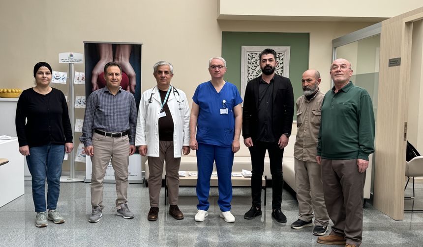 Sevdiklerini Çapraz Böbrek Nakliyle Hayata Bağladılar
