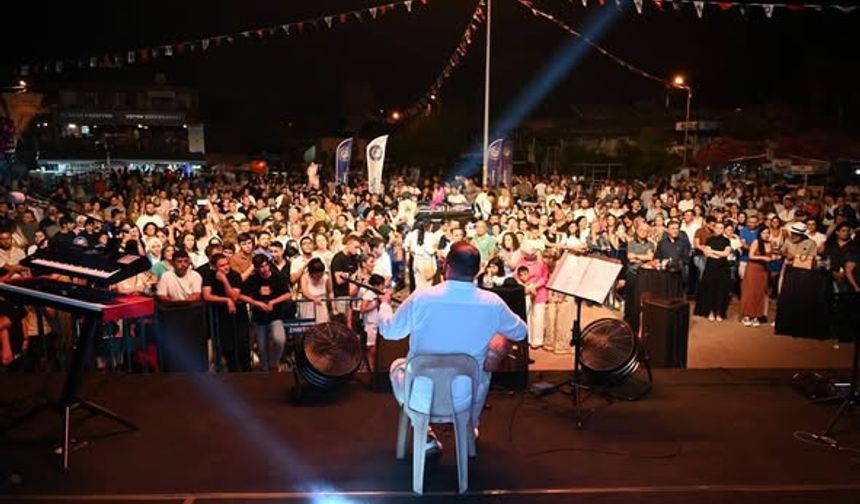 Demre’de Kabotaj Bayramı Coşkusu Ayna Konseriyle