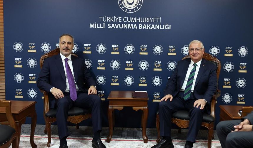 Fidan ve Güler IDEF’25’te baş başa görüştü