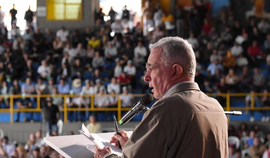Uribe, tanığa rüşvetten suçlu bulundu