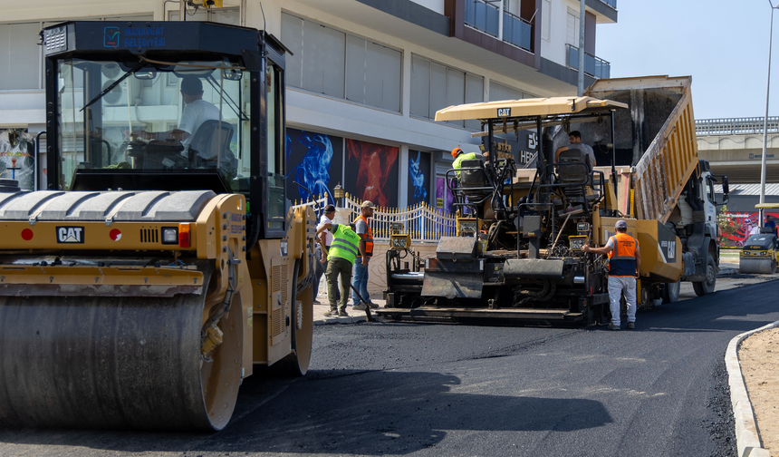 Manavgat’ta D400 kara yolunda altyapı ve üstyapı çalışmaları