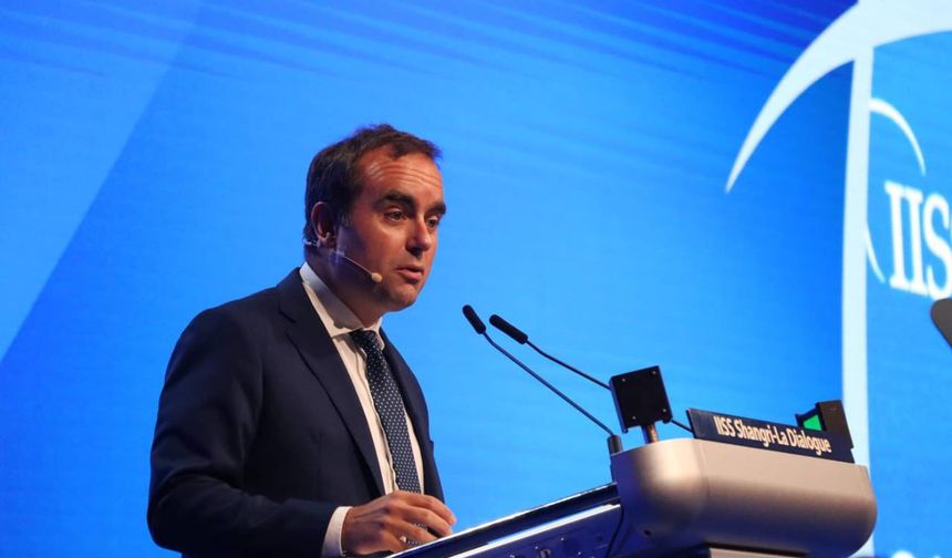 Macron, Savunma Bakanı Lecornu’yu başbakan olarak atadı