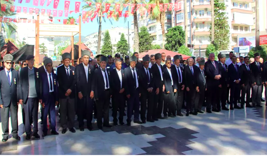 Gaziler Töreninde Kıbrıs Gazisi Baygınlık Geçirdi