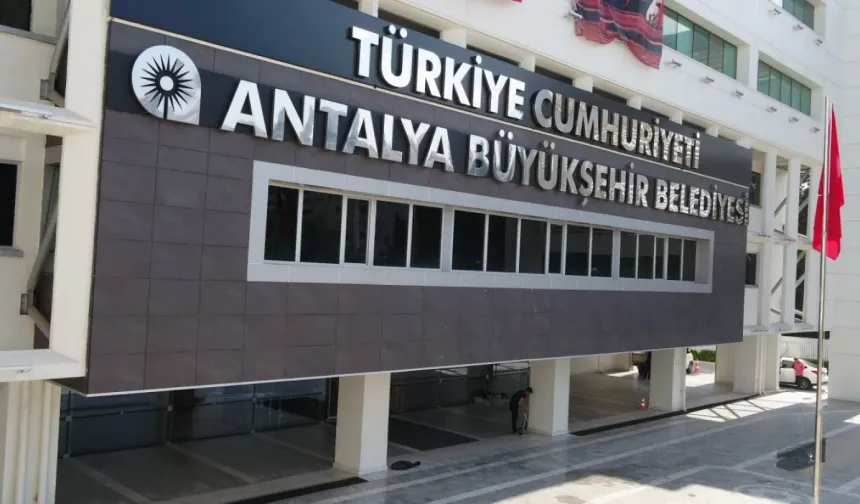 Rüşvet operasyonunda 14 kişi adliyeye sevk edildi